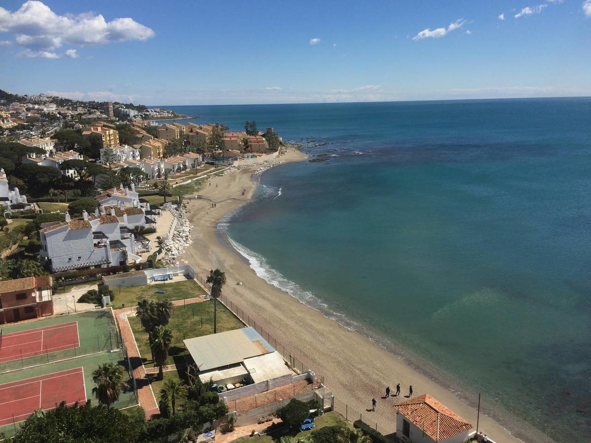 Mansion Alhamar - 2 Bedroom, Frontline Beach, Mountain Views, Full Size Pool, Tennis Courts, Close To Shops, On-Site Bar & Chiringuito Sitio de Calahonda Luaran gambar