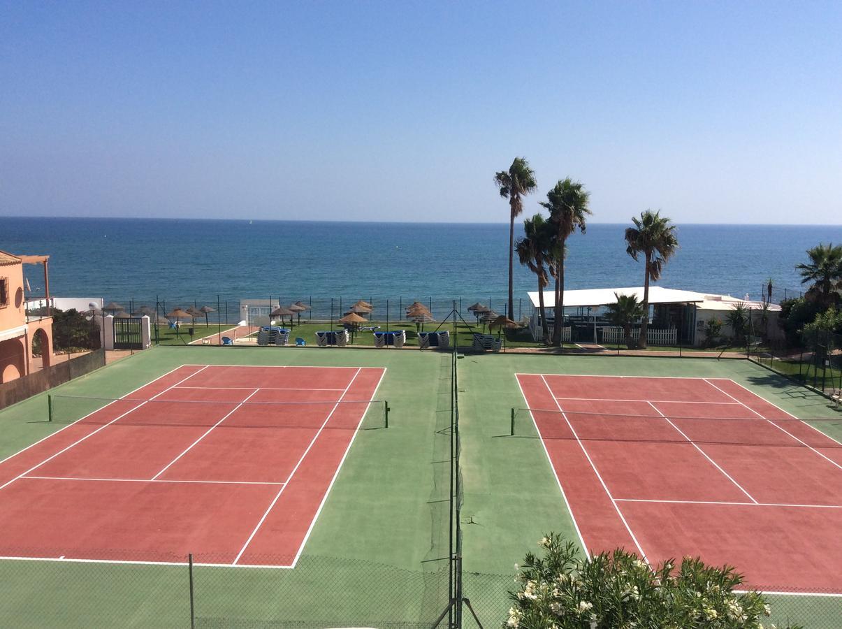 Mansion Alhamar - 2 Bedroom, Frontline Beach, Mountain Views, Full Size Pool, Tennis Courts, Close To Shops, On-Site Bar & Chiringuito Sitio de Calahonda Luaran gambar