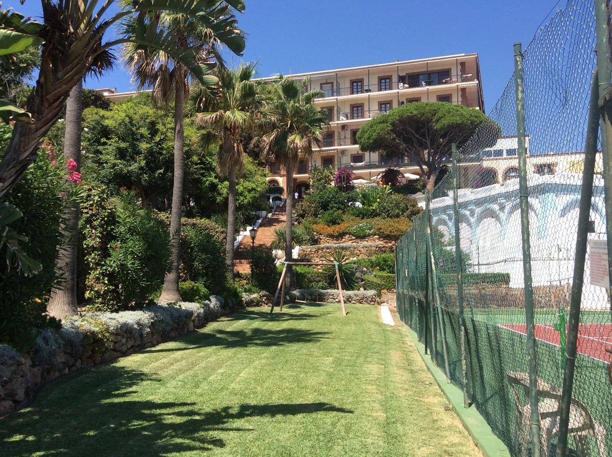 Mansion Alhamar - 2 Bedroom, Frontline Beach, Mountain Views, Full Size Pool, Tennis Courts, Close To Shops, On-Site Bar & Chiringuito Sitio de Calahonda Luaran gambar